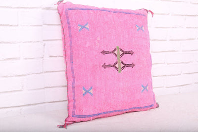 Add a Moroccan Pillow to Your Home Decor