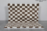 Brown and White Checkered Rug 5.2 X 5.8 Feet – Modern Handmade Design