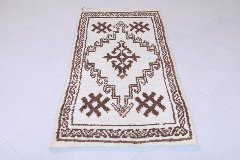 Traditional Moroccan Berber Rug - 2.7 x 6.2 Feet