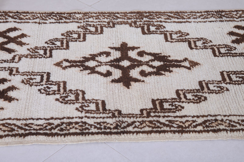 Traditional Moroccan Berber Rug - 2.7 x 6.2 Feet