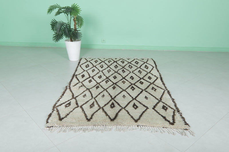 Handmade Beni Ourain Rug - 4.7 FT × 6 FT Vintage Berber Carpet