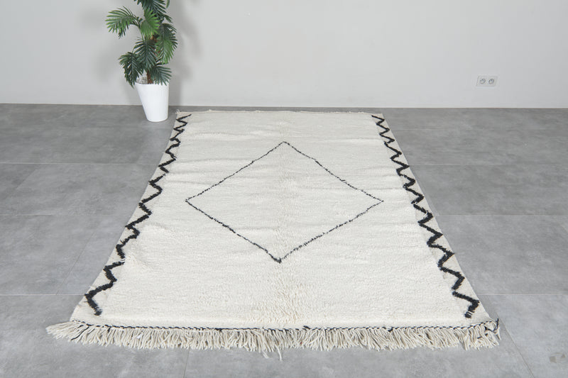 Handmade Moroccan Rug – Minimalist Berber Wool 5.3x7.6 FT