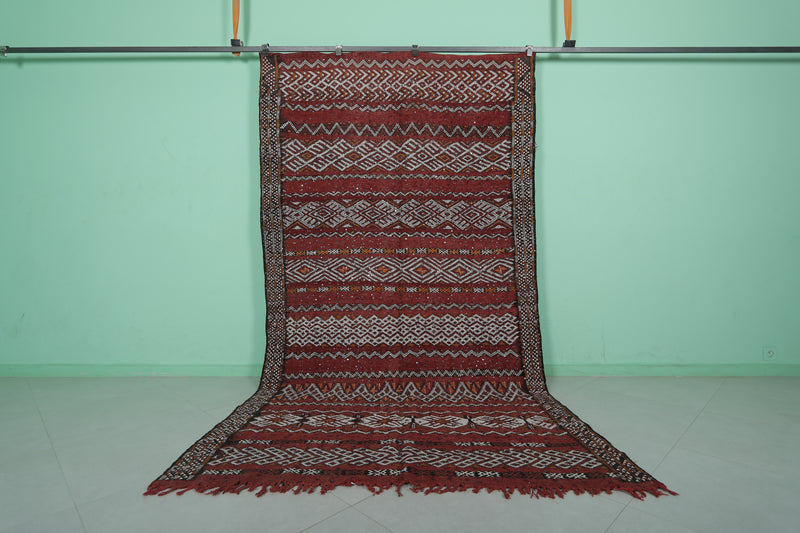 Handwoven Berber Rug - 5.6 FT X 10.3 FT | Authentic Moroccan Kilim