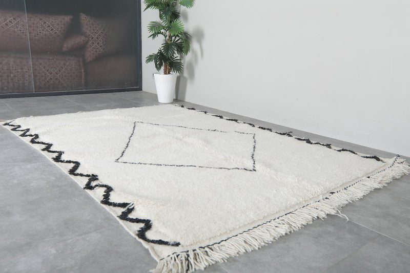 Handmade Moroccan Rug – Minimalist Berber Wool 5.3x7.6 FT