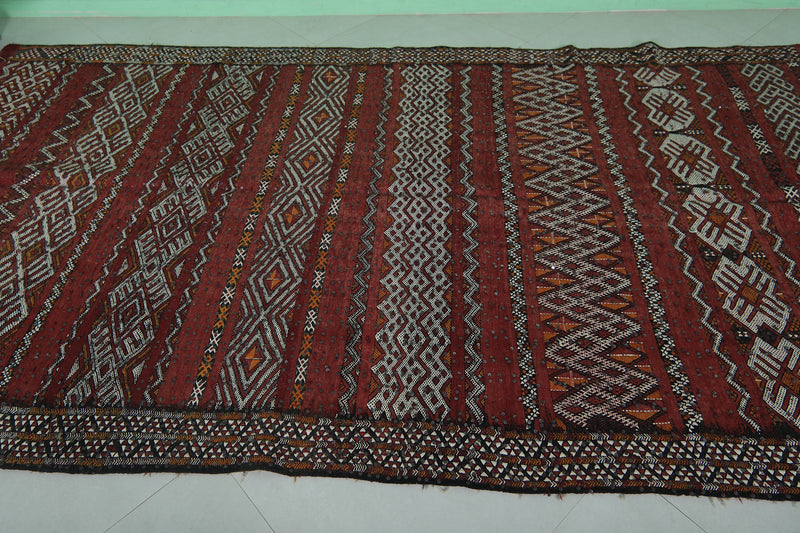 Handwoven Berber Rug - 5.6 FT X 10.3 FT | Authentic Moroccan Kilim