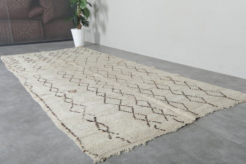 Moroccan Wool Rug - Diamond Pattern - 4.4 FT × 9.8 FT