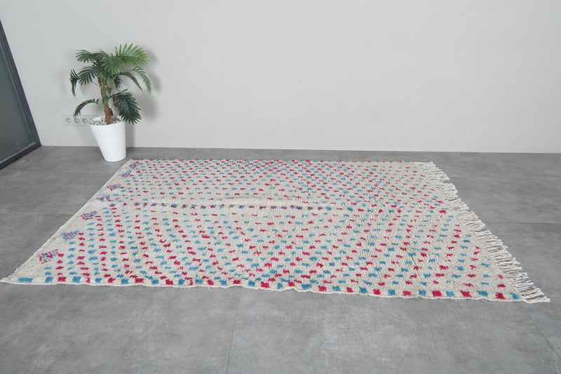 Handwoven Moroccan Rug - 4.6 x 7.4 ft Polka Dot Design