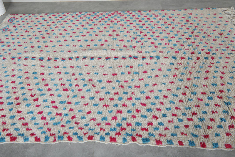 Handwoven Moroccan Rug - 4.6 x 7.4 ft Polka Dot Design