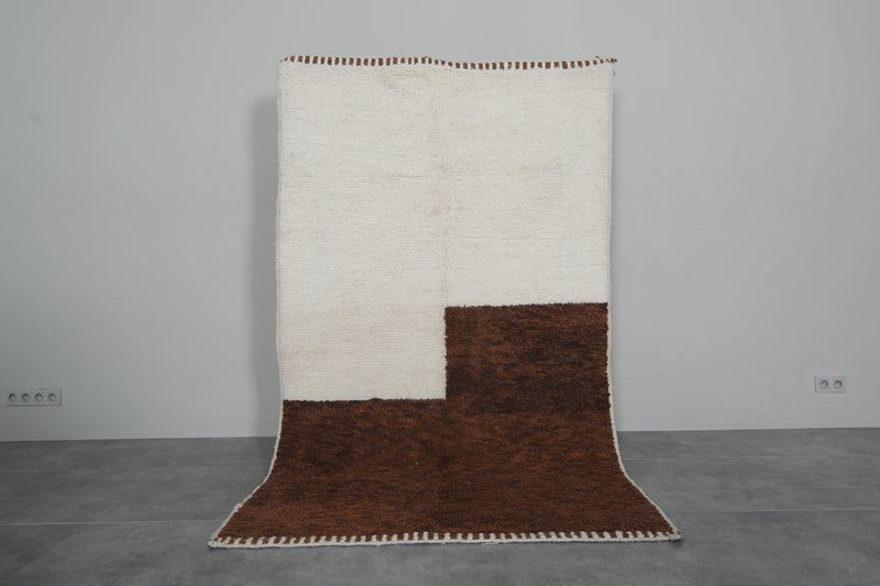 Beni Ourain Moroccan Rug - 4.7 x 8 ft | Handwoven Two-Tone Charm