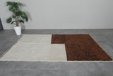 Beni Ourain Moroccan Rug - 4.7 x 8 ft | Handwoven Two-Tone Charm