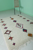 Vintage berber rug 4.8 X 6.7 Feet