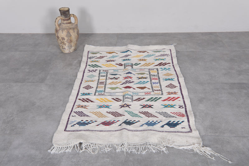 Handwoven Moroccan Kilim Rug 3.1 x 4.6 FT - Elegant Geometric Design