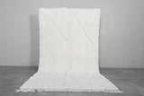 Luxurious Moroccan Rug - 5.2 x 8.6 ft | White with Subtle Diamond Texture