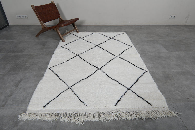 Modern Moroccan Rug - 5 x 7.8 ft | White with Black Diamond Pattern