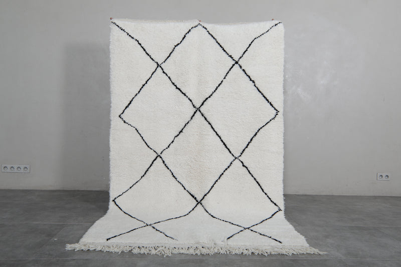 Modern Moroccan Rug - 5 x 7.8 ft | White with Black Diamond Pattern