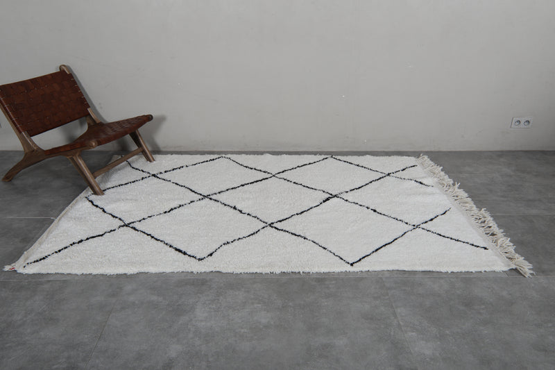 Modern Moroccan Rug - 5 x 7.8 ft | White with Black Diamond Pattern