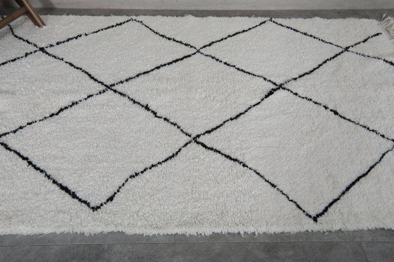 Modern Moroccan Rug - 5 x 7.8 ft | White with Black Diamond Pattern