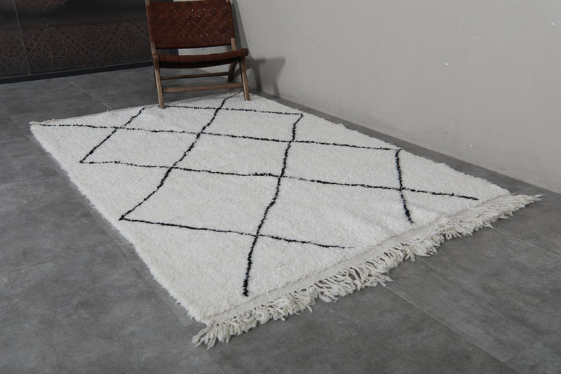 Modern Moroccan Rug - 5 x 7.8 ft | White with Black Diamond Pattern