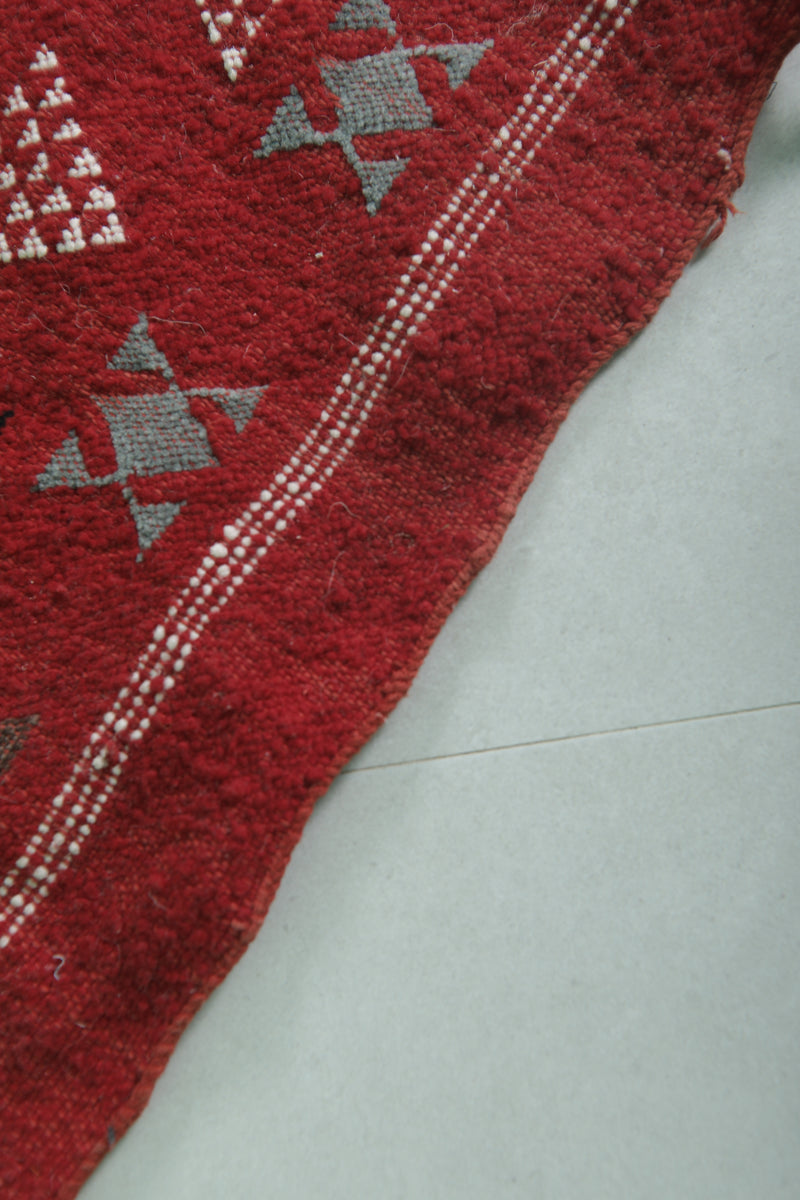 Small Red Moroccan Rug - 3.2 FT × 4.7 FT | Handwoven Kilim