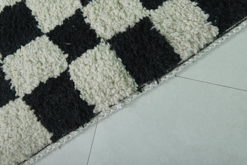 Moroccan Checkered Rug 5.5 x 5.9 Ft - Black and White Wool