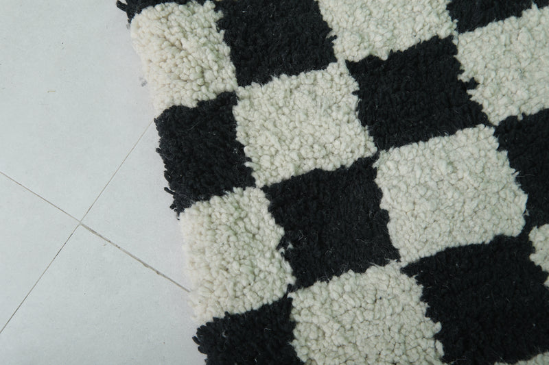 Moroccan Checkered Rug 5.5 x 5.9 Ft - Black and White Wool