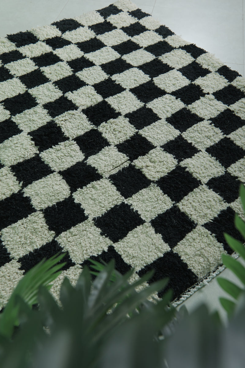 Moroccan Checkered Rug 5.5 x 5.9 Ft - Black and White Wool