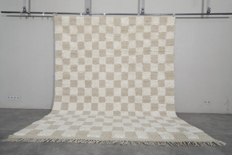 Elegant Beige and White Moroccan Rug - 7.9 x 9.8 Feet