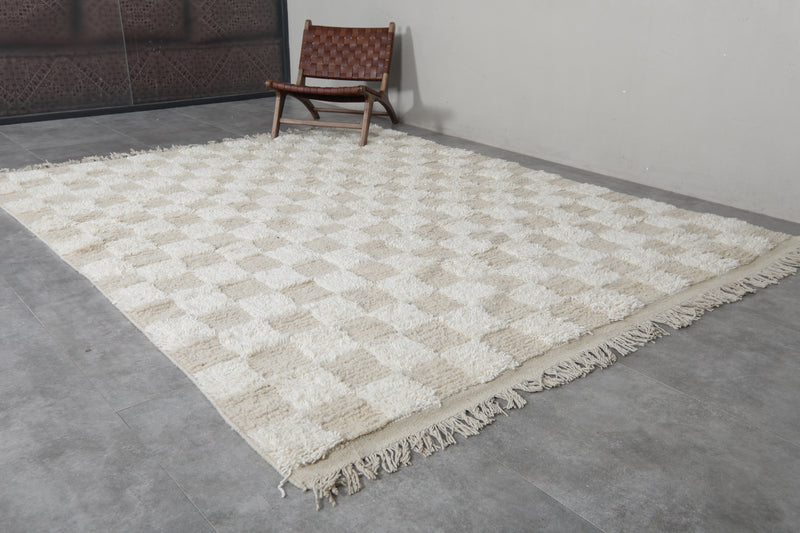 Elegant Beige and White Moroccan Rug - 7.9 x 9.8 Feet