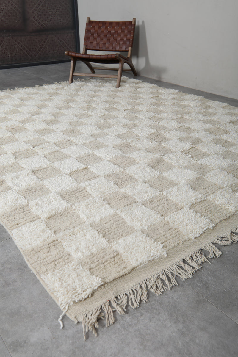 Elegant Beige and White Moroccan Rug - 7.9 x 9.8 Feet