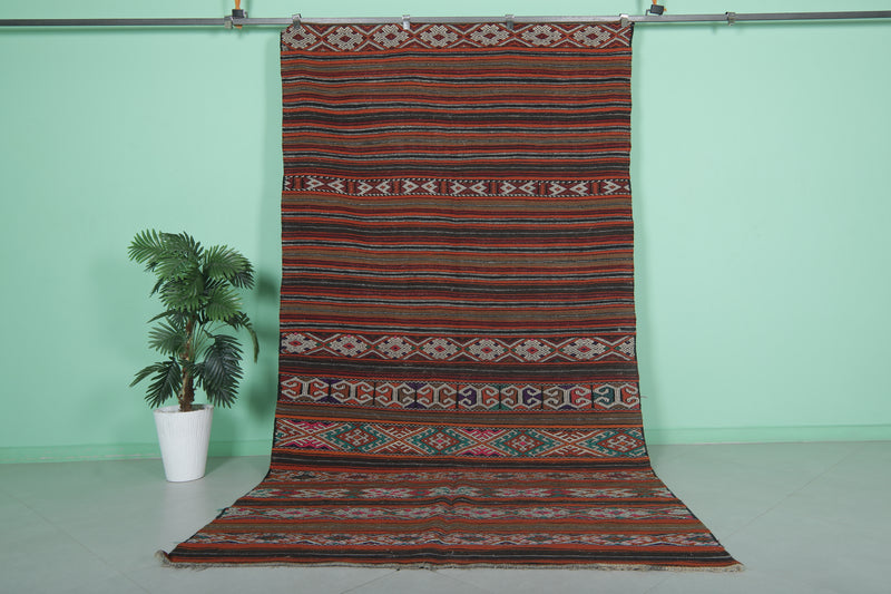 Large Handwoven Moroccan Kilim Rug - 5.6 FT × 10.9 FT