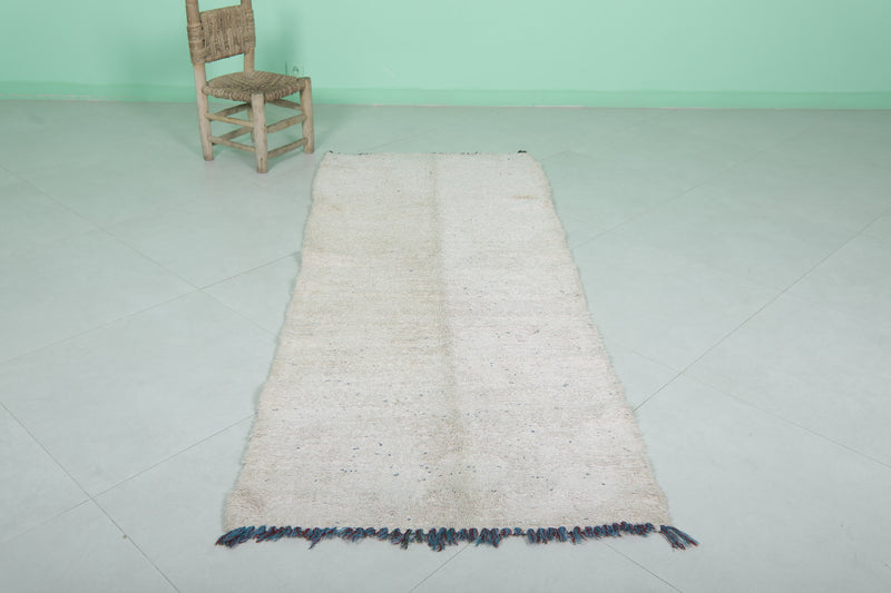 Elegant Moroccan Rug 2.7 x 7 FT - Minimalist Handwoven Style