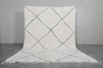 Classic Moroccan Rug - 7 x 9.5 ft | White with Black Diamond Pattern