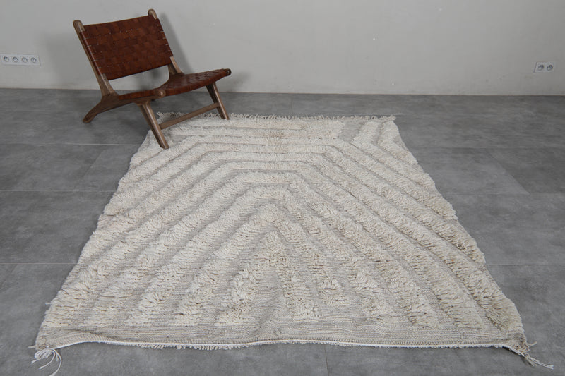 Textured Moroccan Rug - 5.5 x 6.7 ft | Cream Chevron Pattern