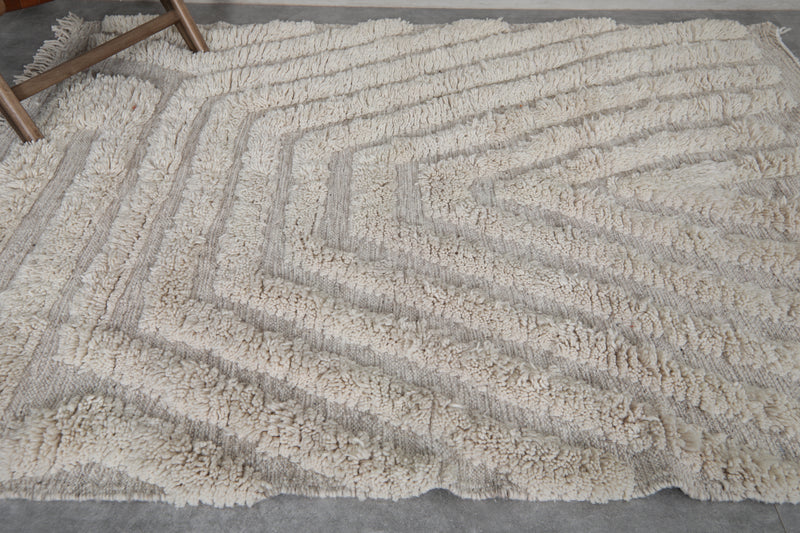 Textured Moroccan Rug - 5.5 x 6.7 ft | Cream Chevron Pattern