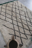 Berber area rug 3.9 X 5.6 Feet - black and beige rug