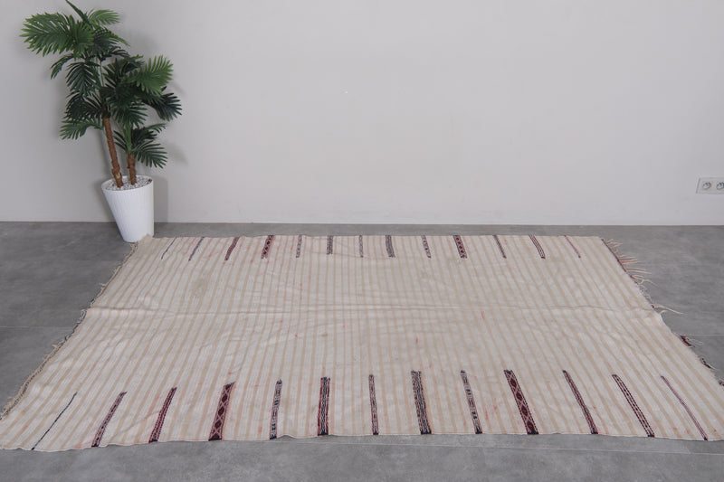 Handwoven Kilim Rug 4.9 FT X 7.8 FT – Artisan Craftsmanship