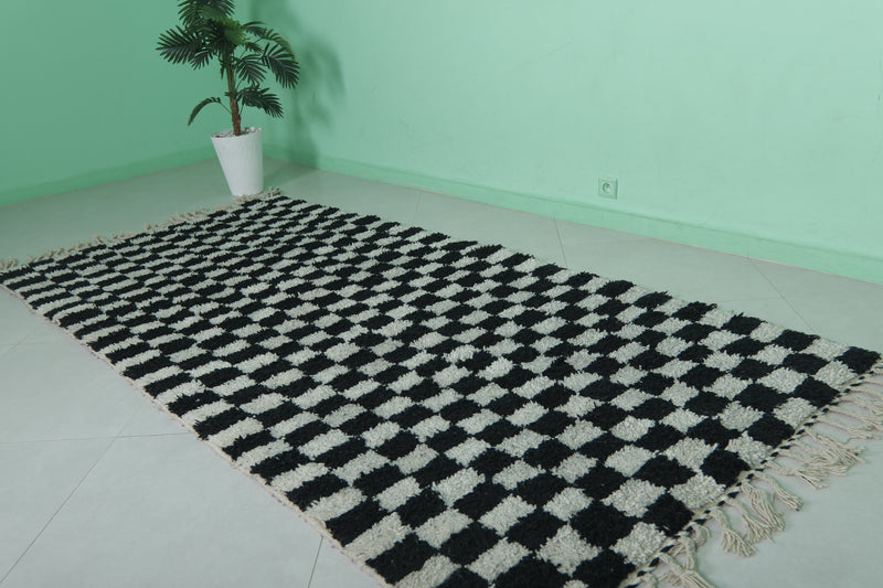 Checkered Moroccan Rug - 4.3 x 9.5 ft | Handwoven Bold Design