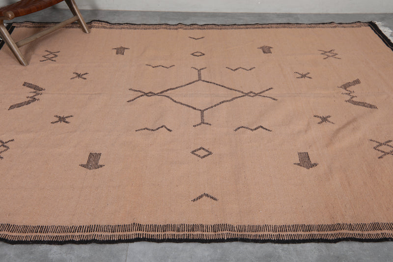 Handwoven Moroccan Rug 6.7x9.8 FT - Geometric Tribal Design