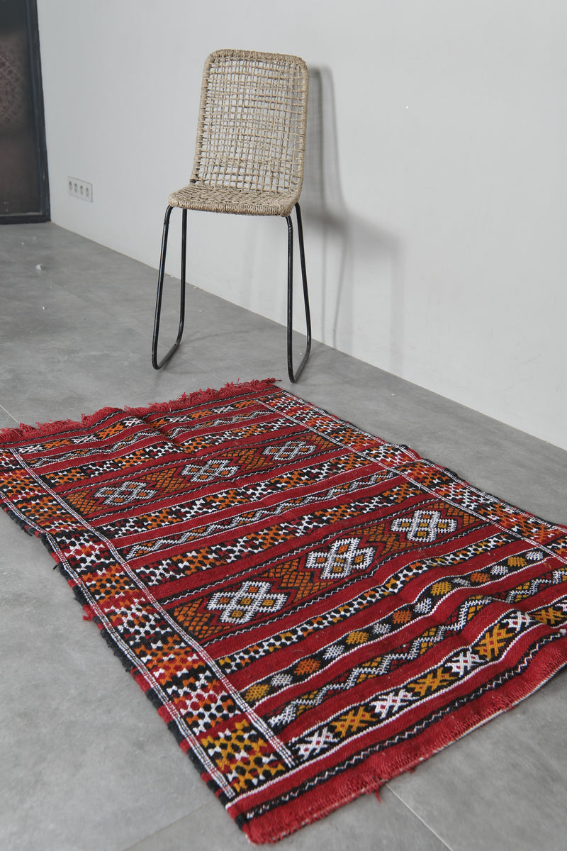 Handwoven Moroccan rug 2.8 FT X 3.9 FT