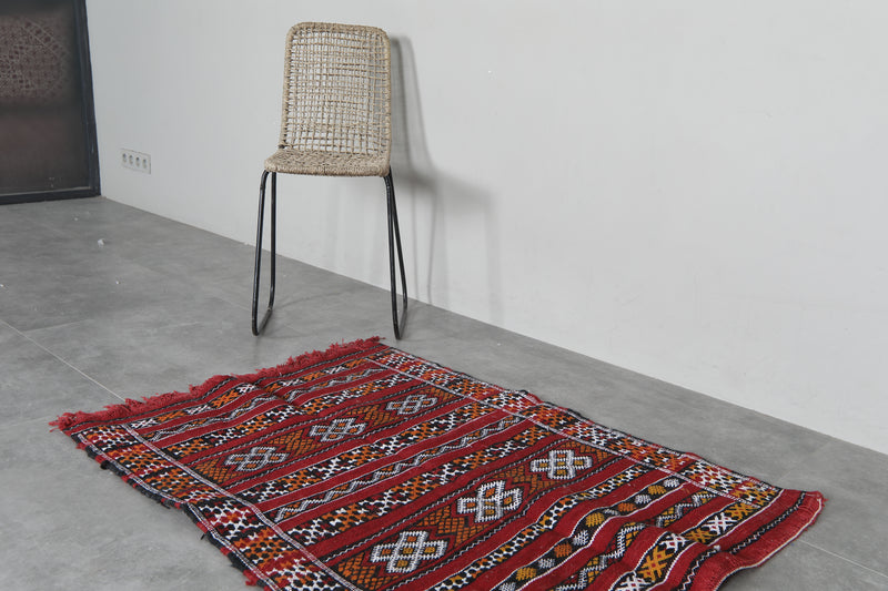 Handwoven Moroccan rug 2.8 FT X 3.9 FT