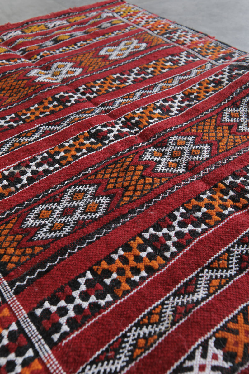 Handwoven Moroccan rug 2.8 FT X 3.9 FT