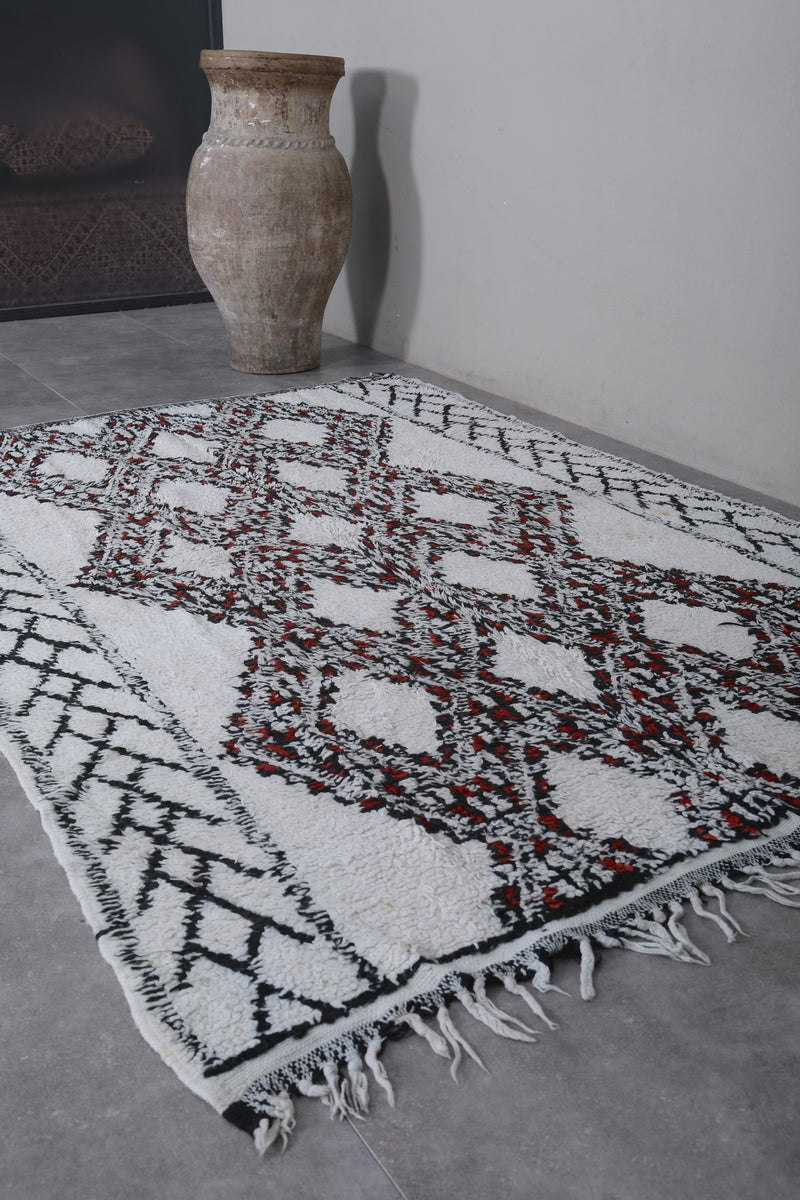 Moroccan Berber Rug – 5.5 x 8.3 ft | Handwoven Artisan Masterpiece