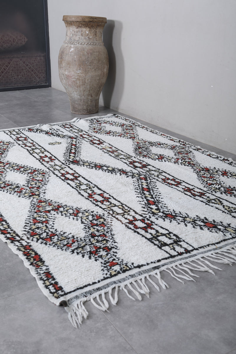 Moroccan Wool Rug with Geometric Diamond Design - 5.6x8.3 ft