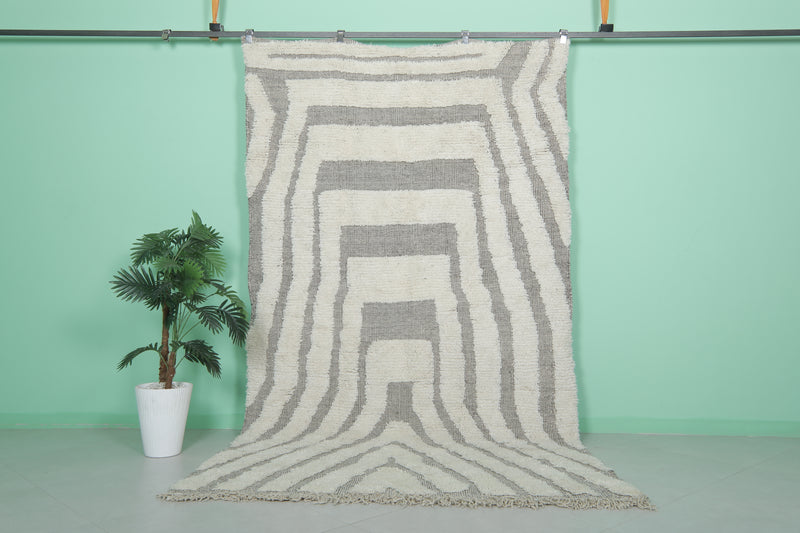 Geometric Moroccan Rug - 5.6 x 10 ft | Beige & White Striped Design