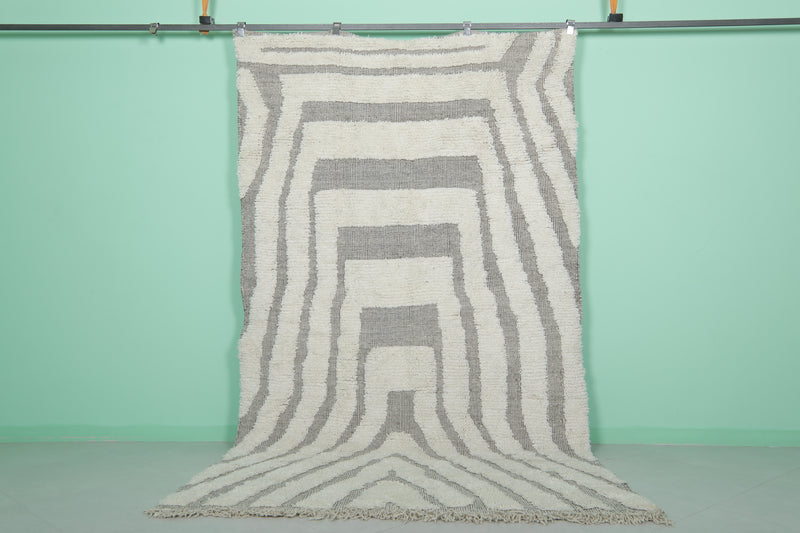 Geometric Moroccan Rug - 5.6 x 10 ft | Beige & White Striped Design