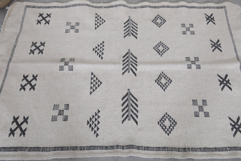 Handwoven Berber Kilim Rug - 3.2 FT X 5 FT | Moroccan Geometric Design