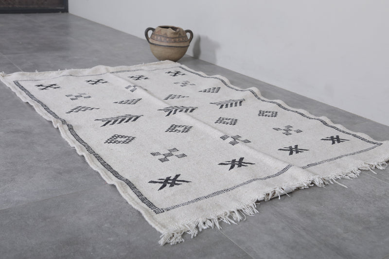 Handwoven Berber Kilim Rug - 3.2 FT X 5 FT | Moroccan Geometric Design