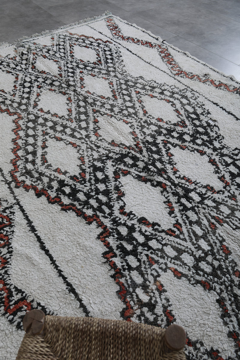 Large Handmade Berber Rug with Intricate Patterns – 5.8 X 8 Feet