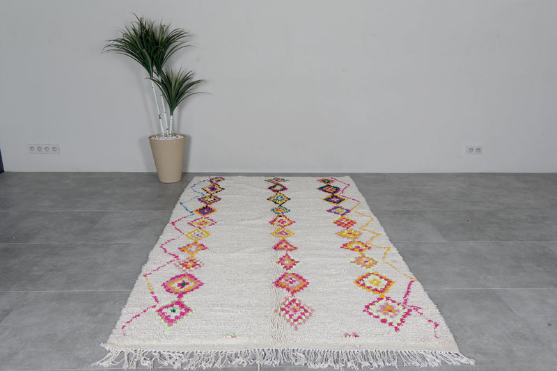 Colorful Berber rug 4.9 FT X 8.5 FT