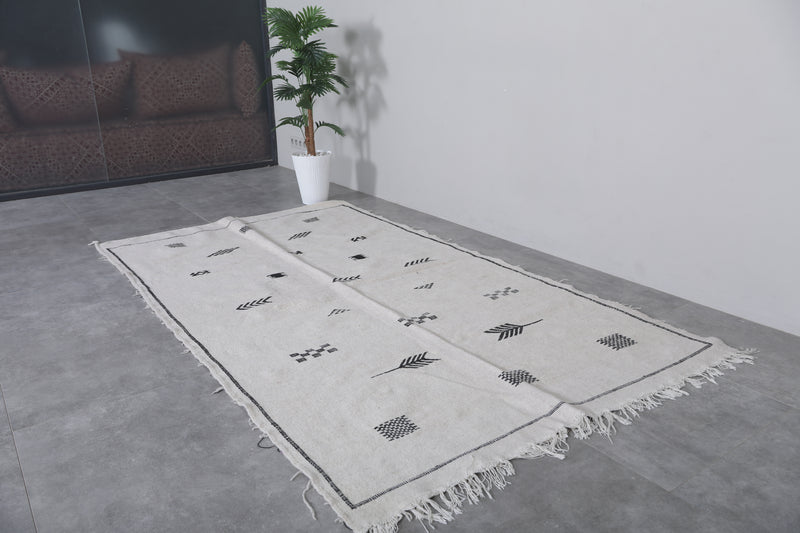 Handwoven Berber Rug - 4.9 FT × 8.7 FT | Authentic Moroccan Design